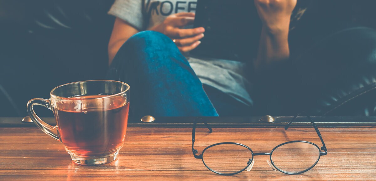 slidebottom Hygge - reading and tea