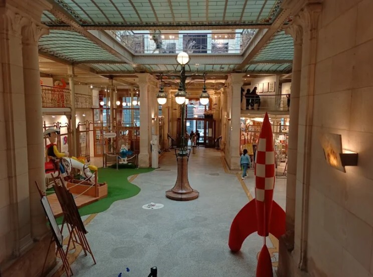 From Hygge Hotel, pair Avenue Louise shopping with a visit to the Comics Art Museum—style and culture in central Brussels.